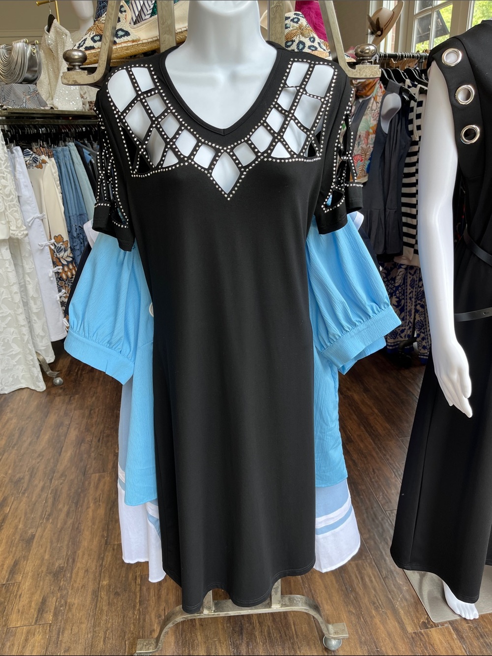 256790U Frank Lyman Design Black Studded Cutout V-Neck Tunic Dress